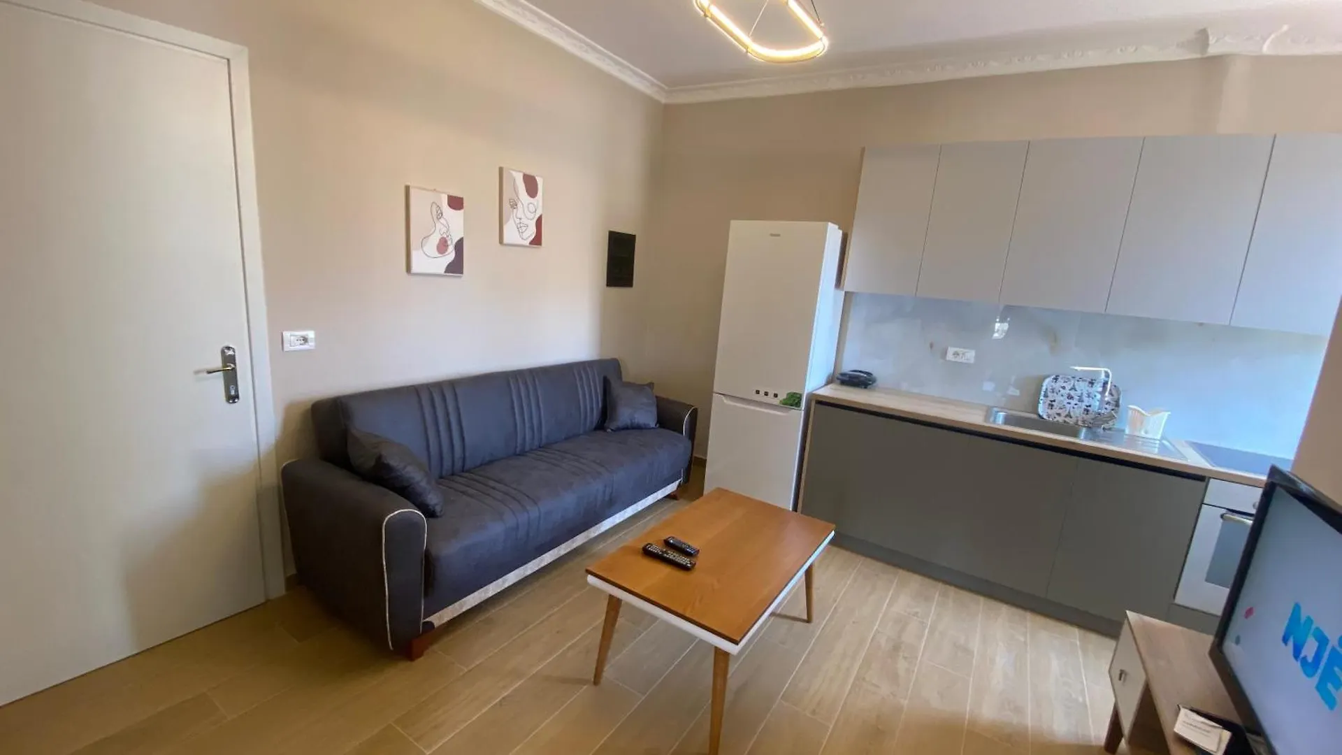 Aleks Lungo Mare Vlore Apartment