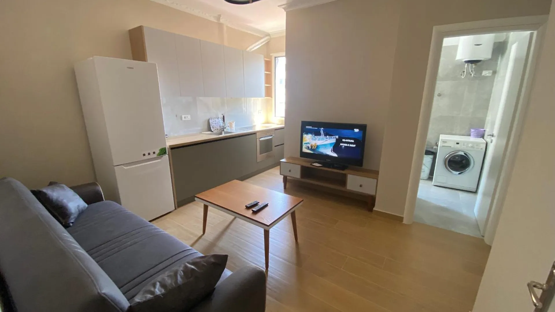 Aleks Lungo Mare Vlore Apartment Albania
