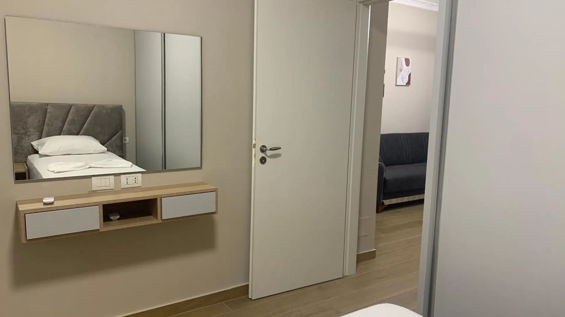 Aleks Lungo Mare Vlore Apartment 0*,